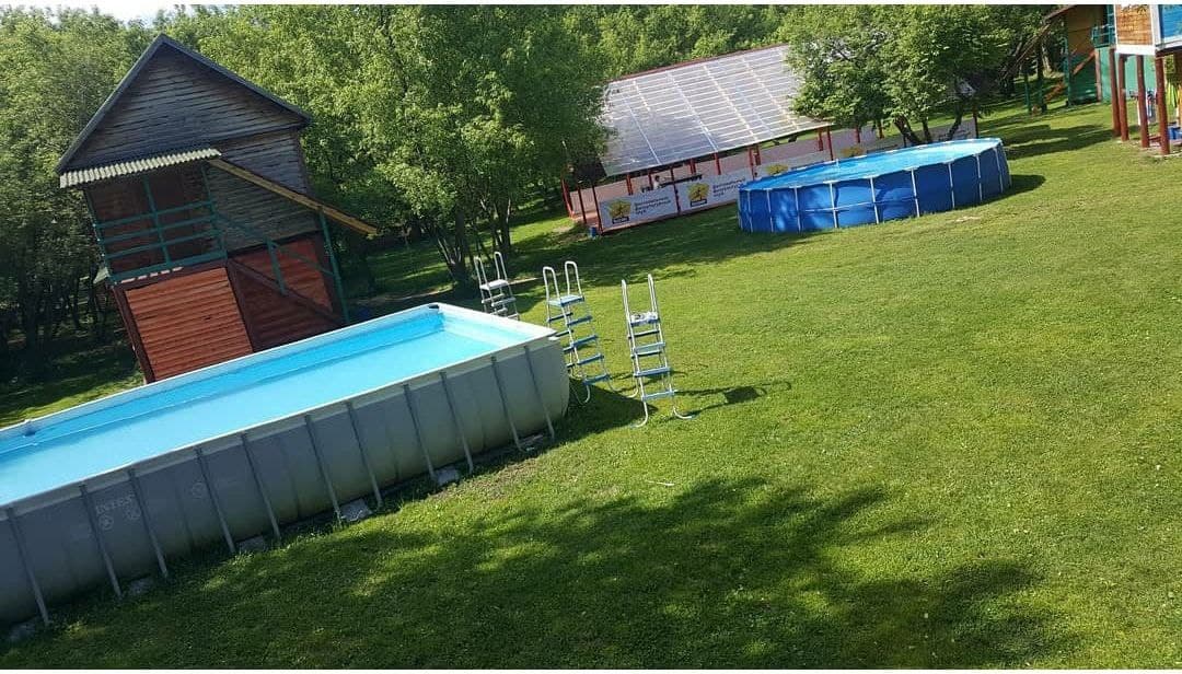 Бассейн на территории базы