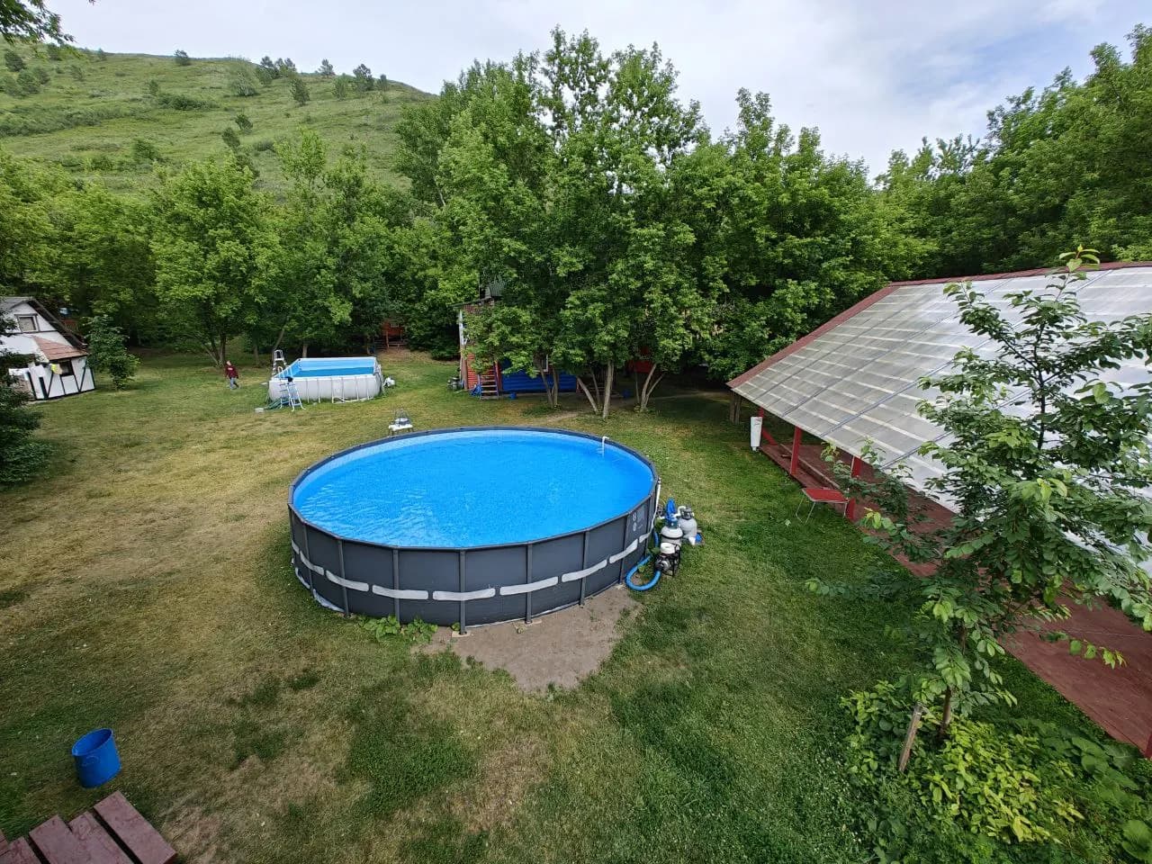 Бассейн на территории базы